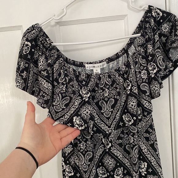 Eye candy off-shoulder dress - Picture 3 of 3